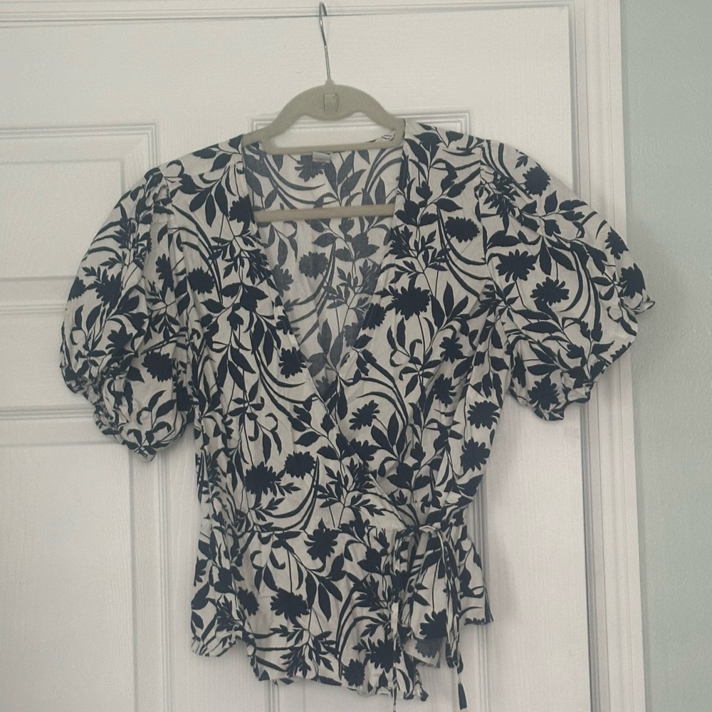 Old Navy Navy and White Floral Blouse